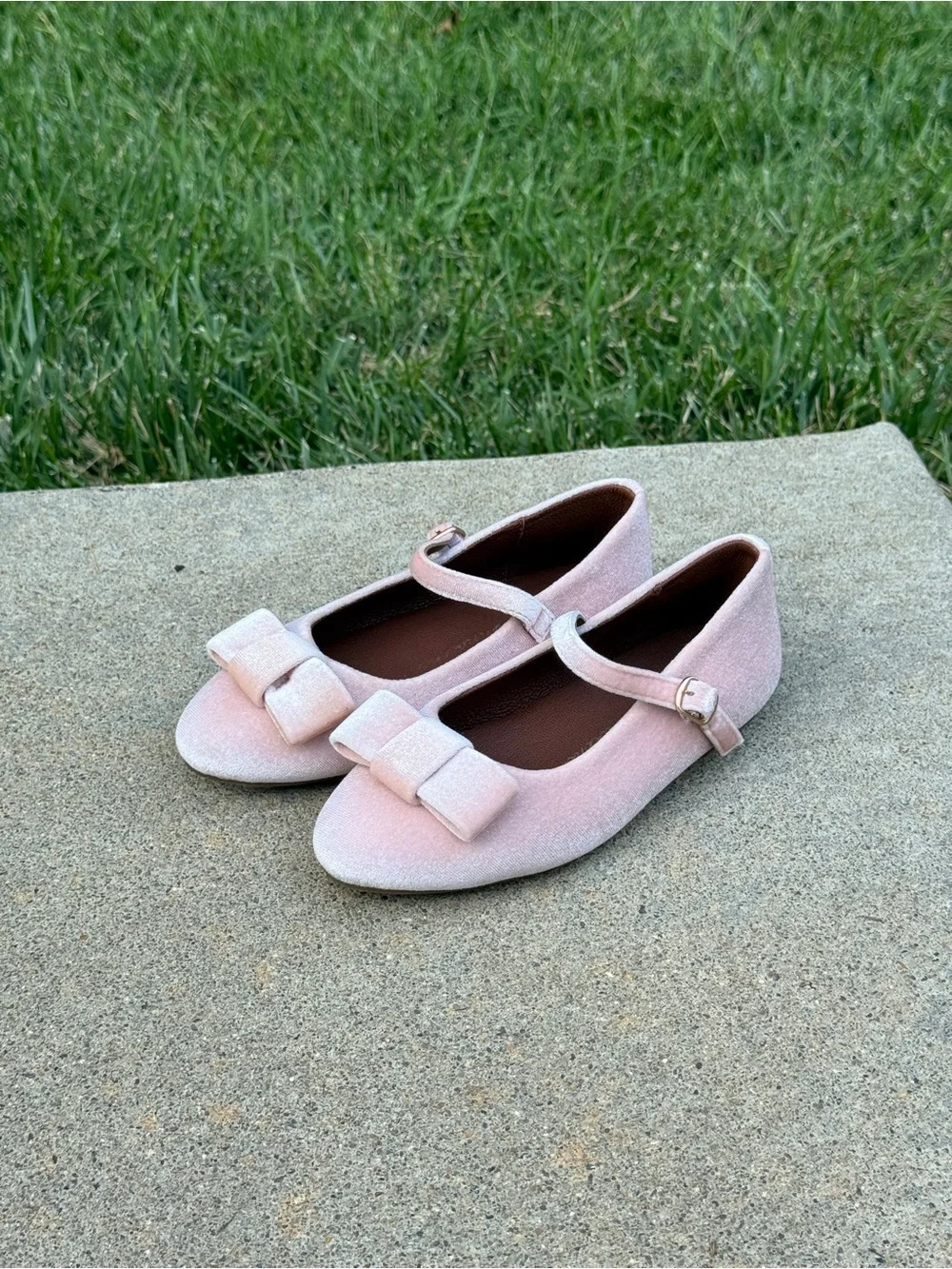 Age of innocence sz 29 Ellen velvet light pink Mary Jane shoes